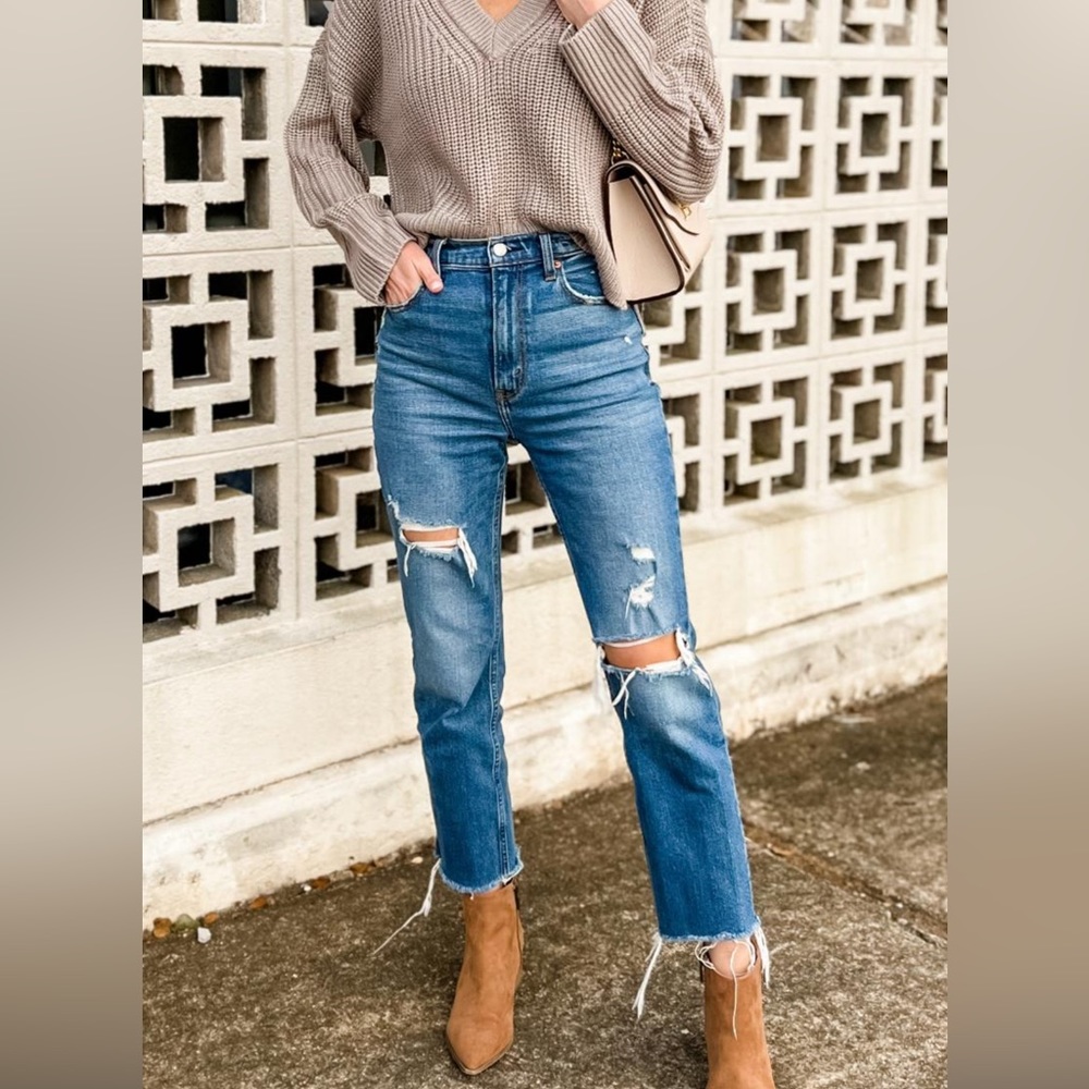 {Abercrombie} Ultra High Rise Ankle Straight Jean